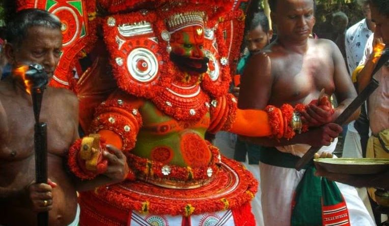 Vettakkorumakan Theyyam - വേട്ടക്കൊരുമകൻ 1