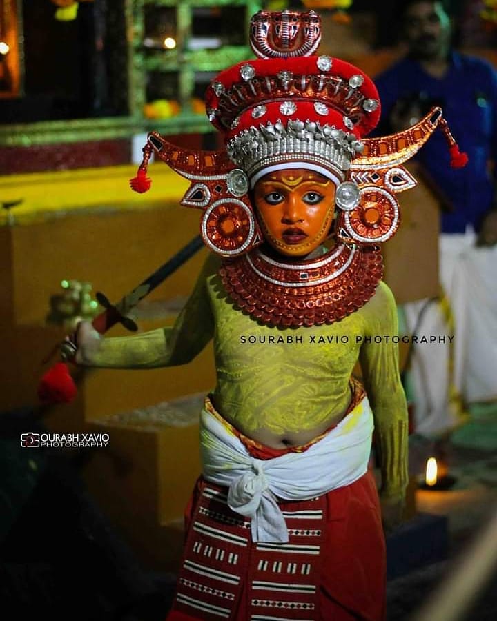 Kaikolan Theyyam